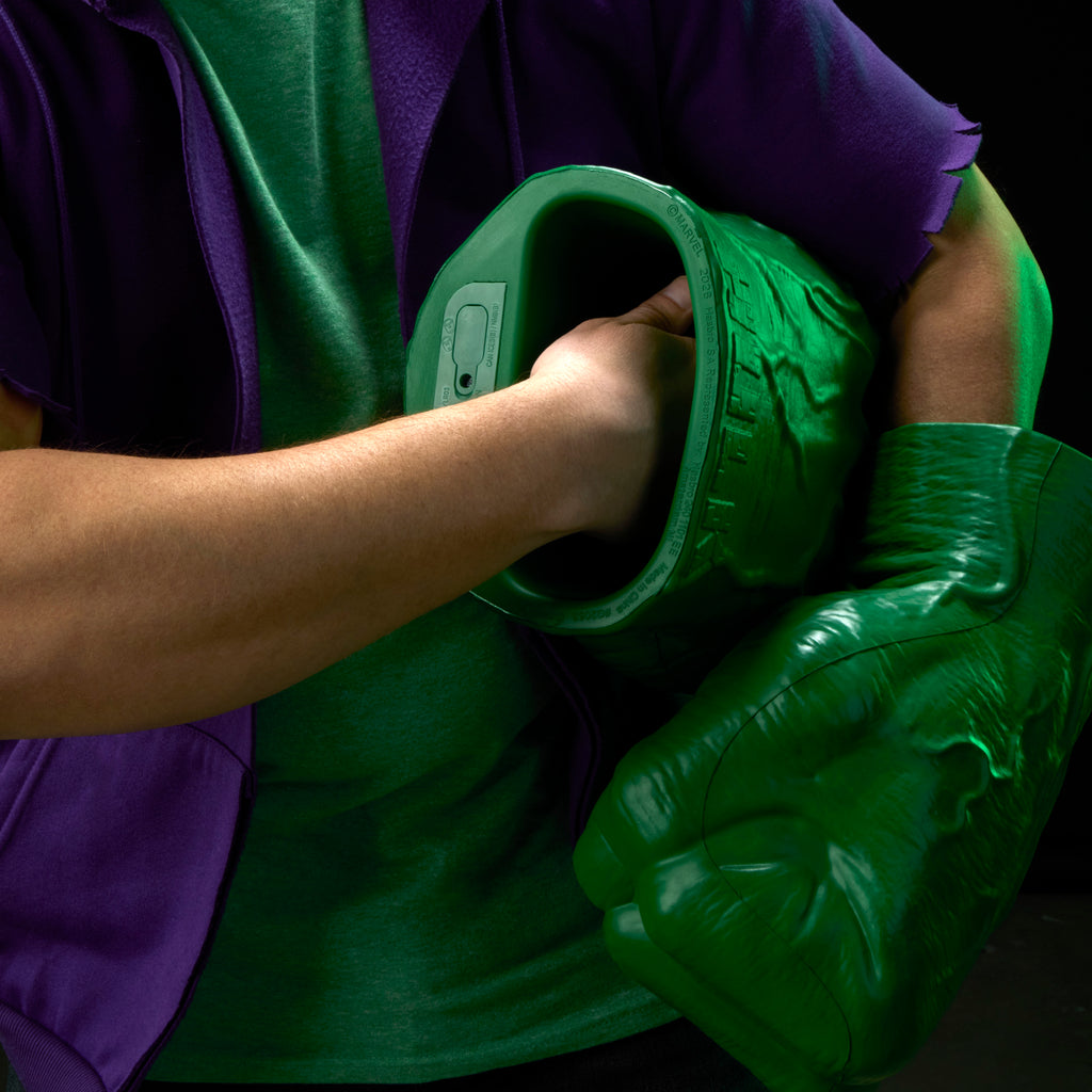 [PRE-ORDER] Marvel Legends Series - Incredible Hulk Premium Roleplay Fists Roleplay Accessory (G2053)