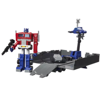 Transformers Retro G1 Collection: Optimus Prime w/Trailer (40th Anniversary) Exclusive Figure (G0153) LOW STOCK